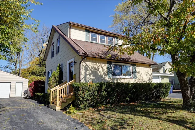 $1,850 | 304 Zuber Road, Irondequoit, NY 14622