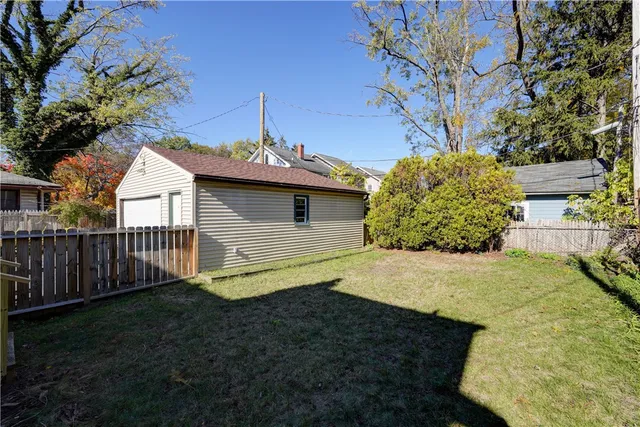 $1,850 | 304 Zuber Road, Irondequoit, NY 14622