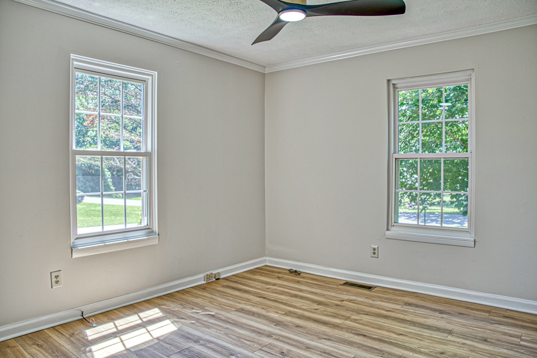 2085 Herbert Garrett Road Cookeville, TN 38506 - Photo 26 of 39 an empty room with window