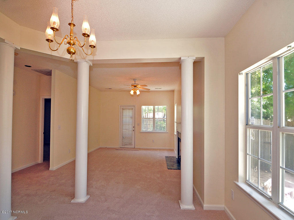 1116 Welborn Road Wilmington, NC 28409 - Photo 7 of 16 Living Area