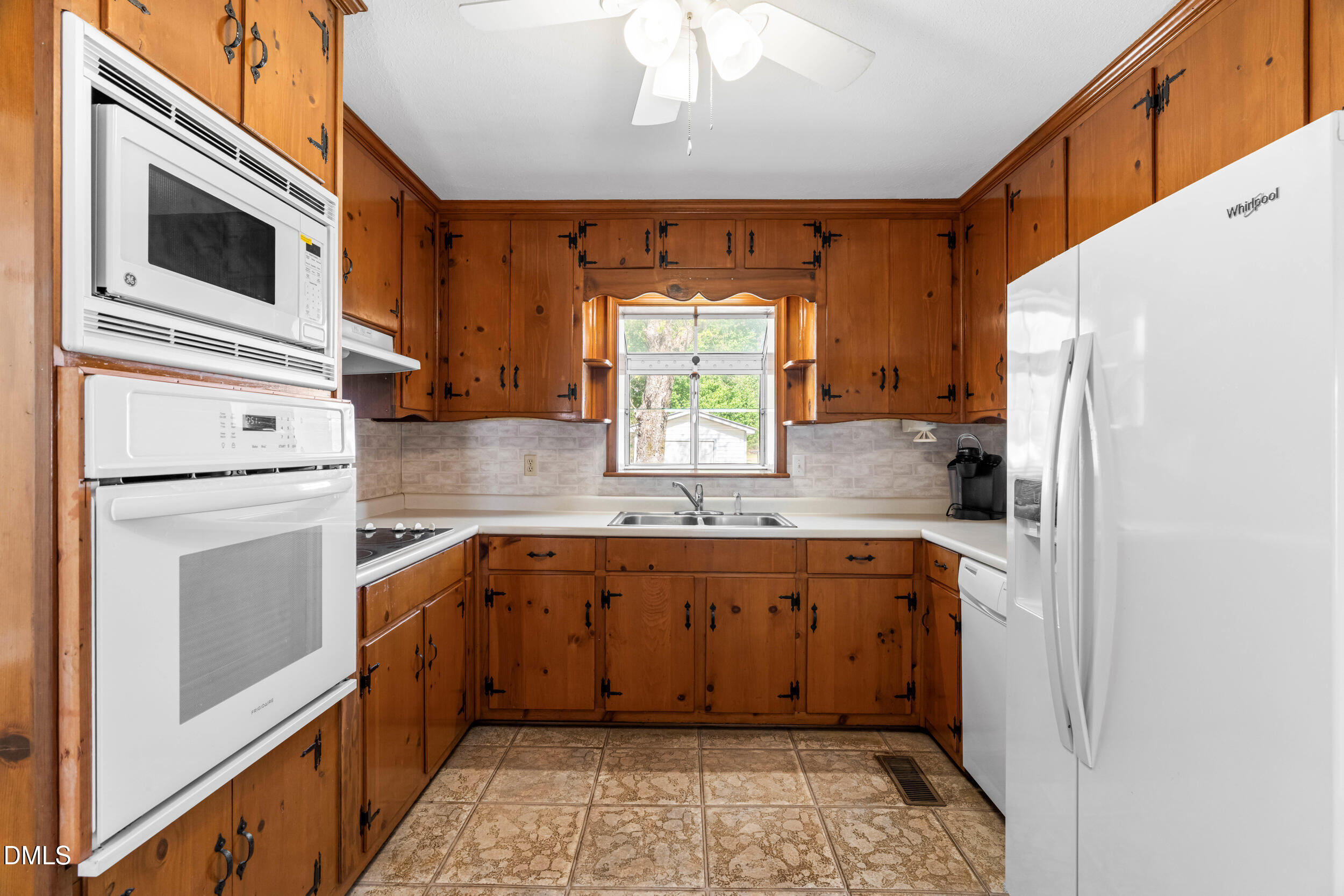 7425 Halifax Road Youngsville, NC 27596 - Photo 14 of 43 Kitchen