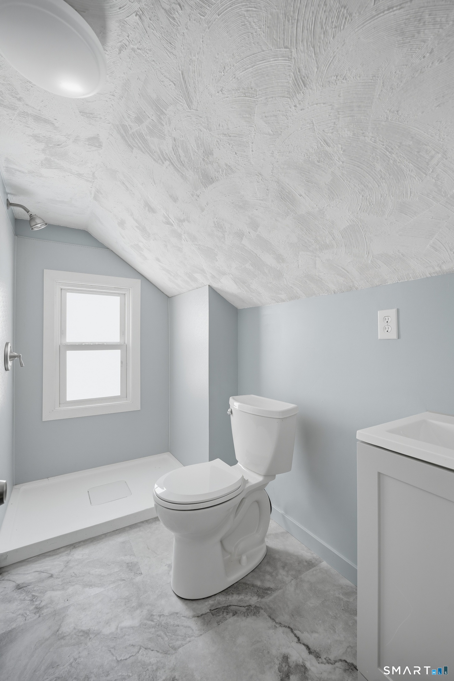 158 McKee Street Manchester, CT 06040 - Photo 23 of 37