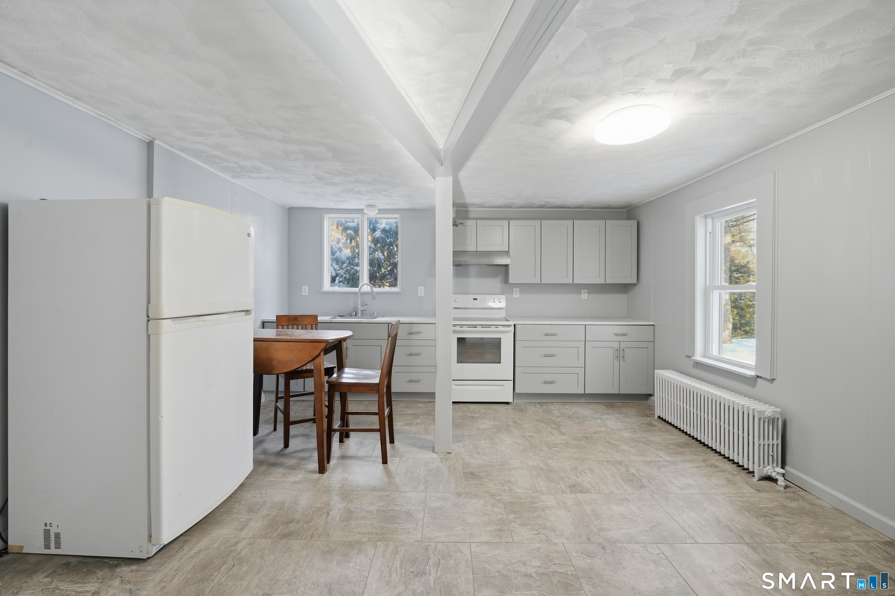 158 McKee Street Manchester, CT 06040 - Photo 5 of 37