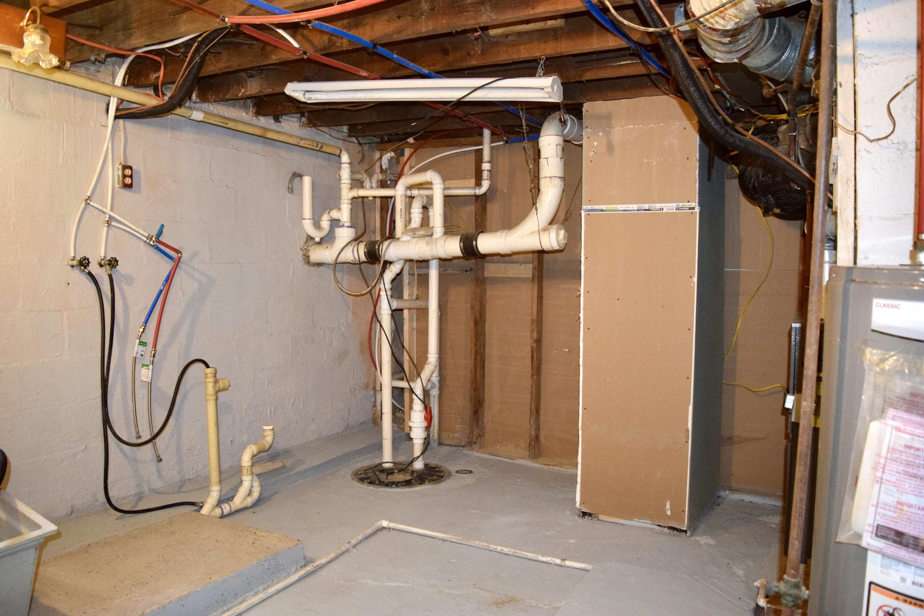 2763 Dayton Springfield Road Springfield, OH 45506 - Photo 22 of 25 Washer-Dryer