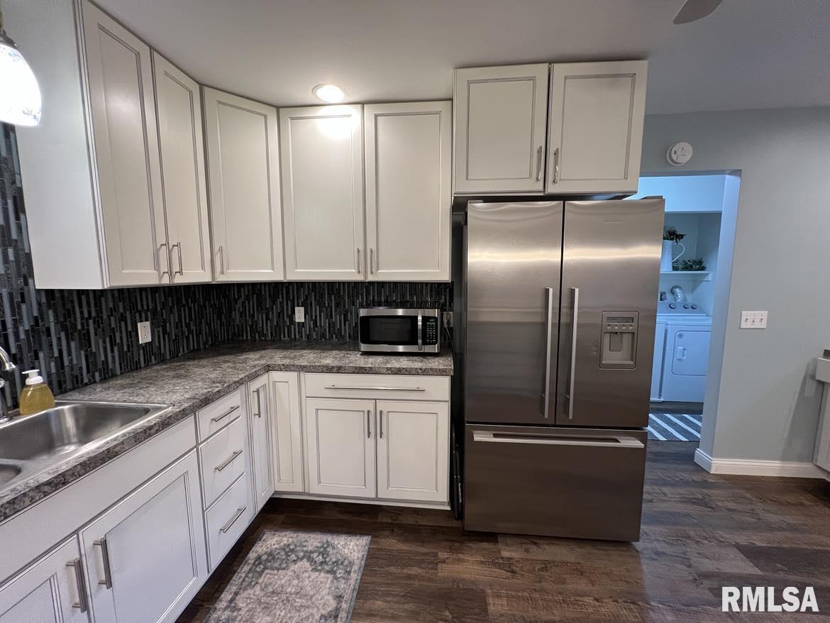 5 West Hickory Bow Macomb, IL 61455 - Photo 11 of 32