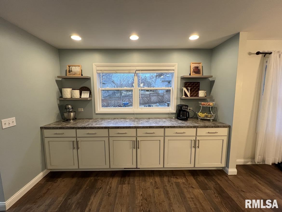 5 West Hickory Bow Macomb, IL 61455 - Photo 12 of 32