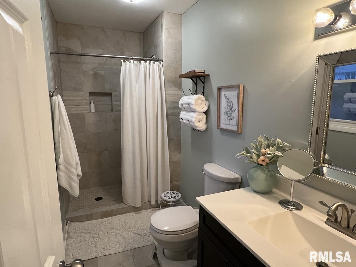 5 West Hickory Bow Macomb, IL 61455 - Photo 18 of 32