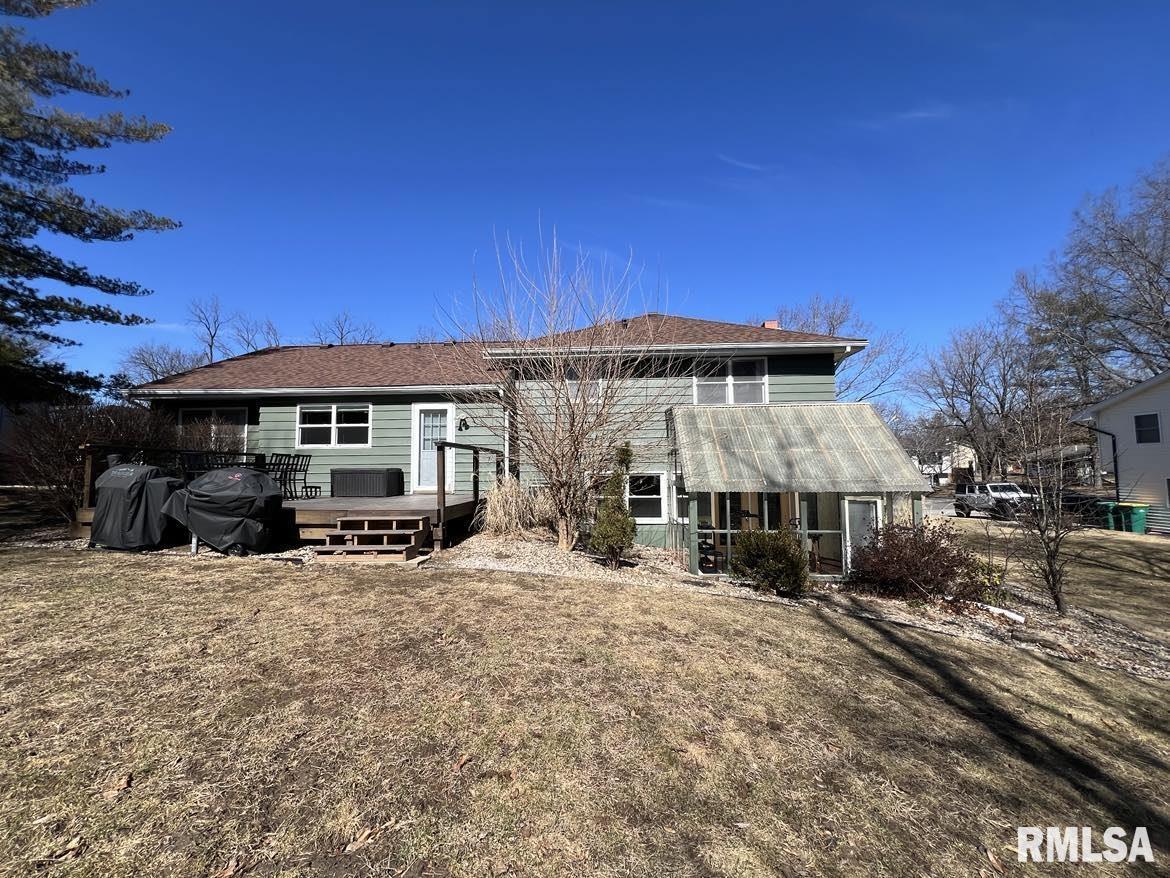 5 West Hickory Bow Macomb, IL 61455 - Photo 4 of 32