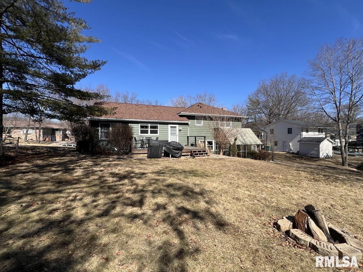 5 West Hickory Bow Macomb, IL 61455 - Photo 5 of 32