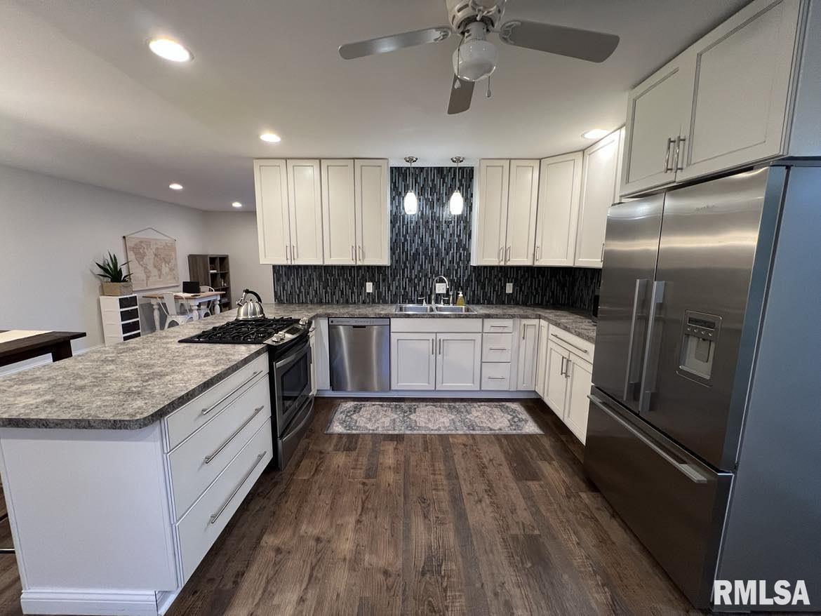 5 West Hickory Bow Macomb, IL 61455 - Photo 10 of 32