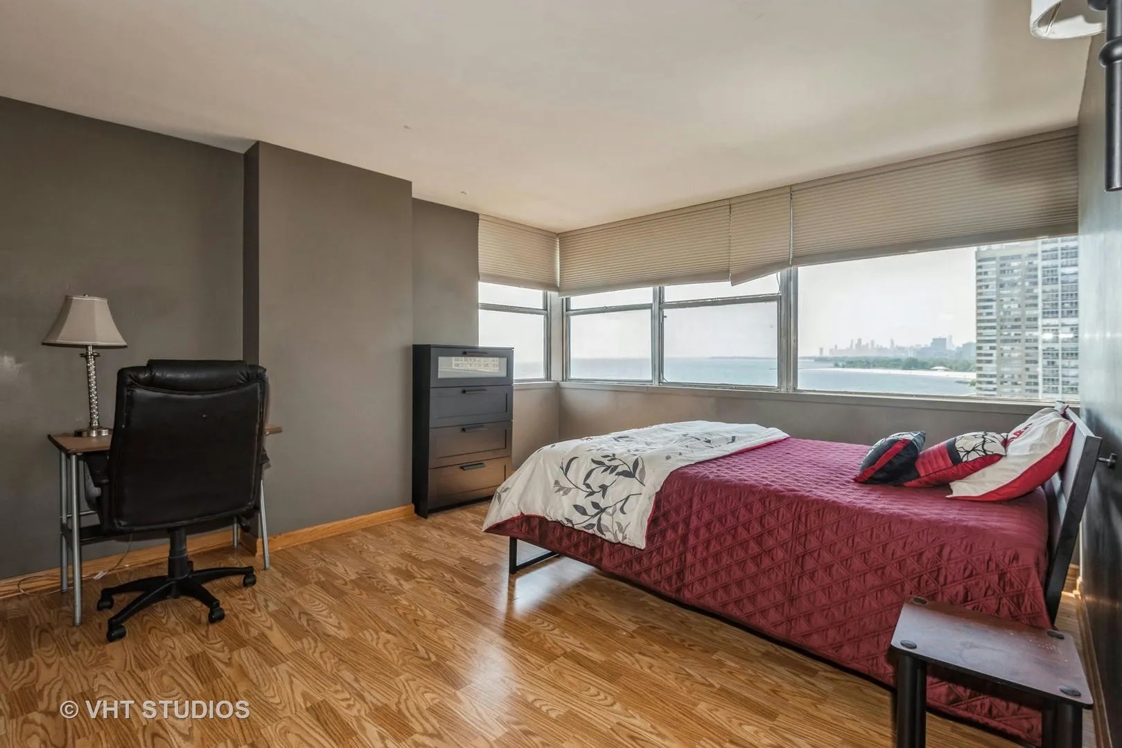 6301 North Sheridan Road, Unit 10R Chicago, IL 60660 - Photo 15 of 20
