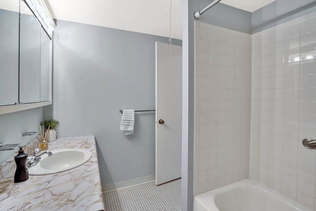 142 Nassau Drive, Unit 142 Springfield, MA 01129 - Photo 23 of 34 Gallery Image 23