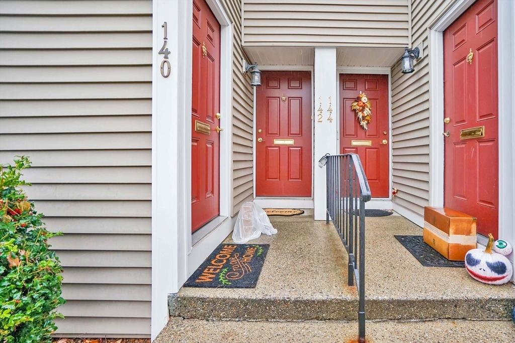 142 Nassau Drive, Unit 142 Springfield, MA 01129 - Photo 3 of 34 Gallery Image 3