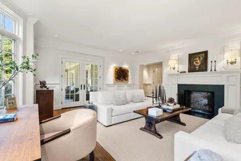 $9,950,000 | 76 Robin Road, Weston, MA 02493