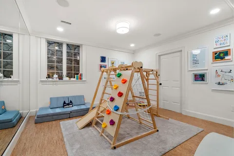 $9,950,000 | 76 Robin Road, Weston, MA 02493