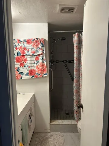 view of a utility room with washer and dryer