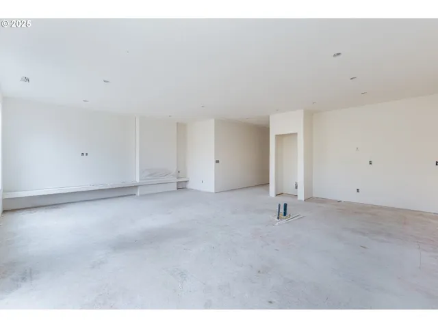 $595,000 | 734 Southeast 35th Street, Battle Ground, WA 98604