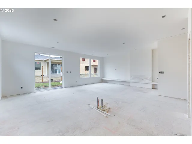 $595,000 | 734 Southeast 35th Street, Battle Ground, WA 98604