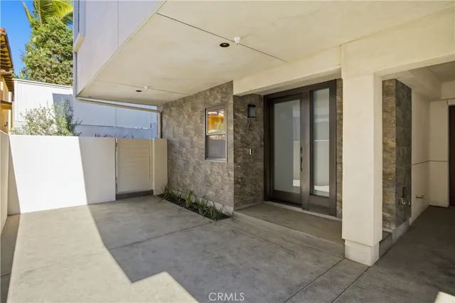 a view of entryway and hall