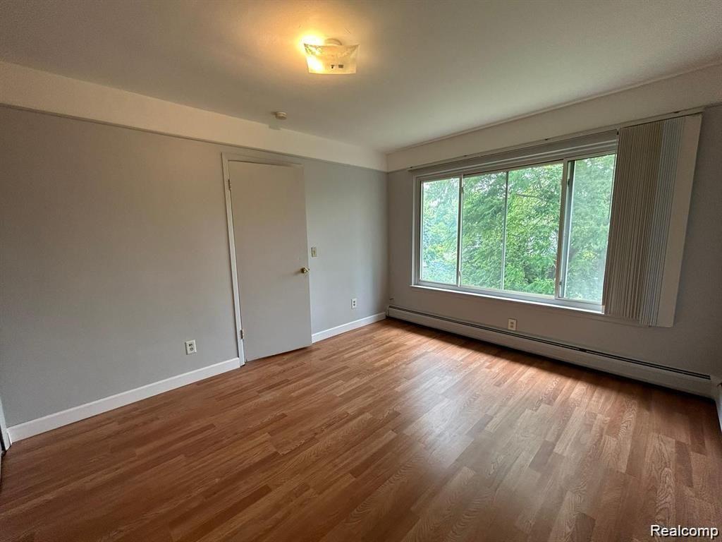 16450 East 9 Mile Road, Unit 203 Eastpointe, MI 48021 - Photo 4 of 17