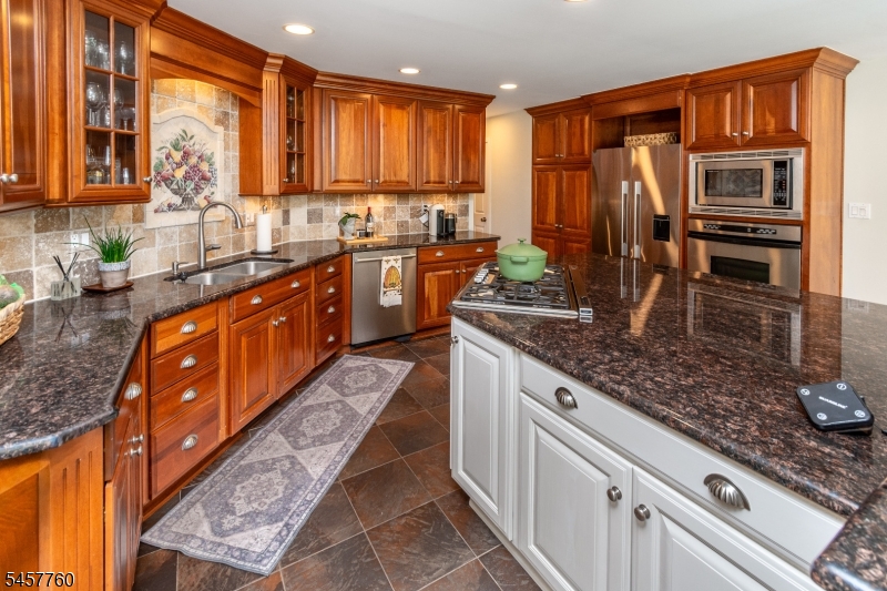 102 Lindbergh Road Hopewell, NJ 08525 - Photo 22 of 49 Gallery Image 22