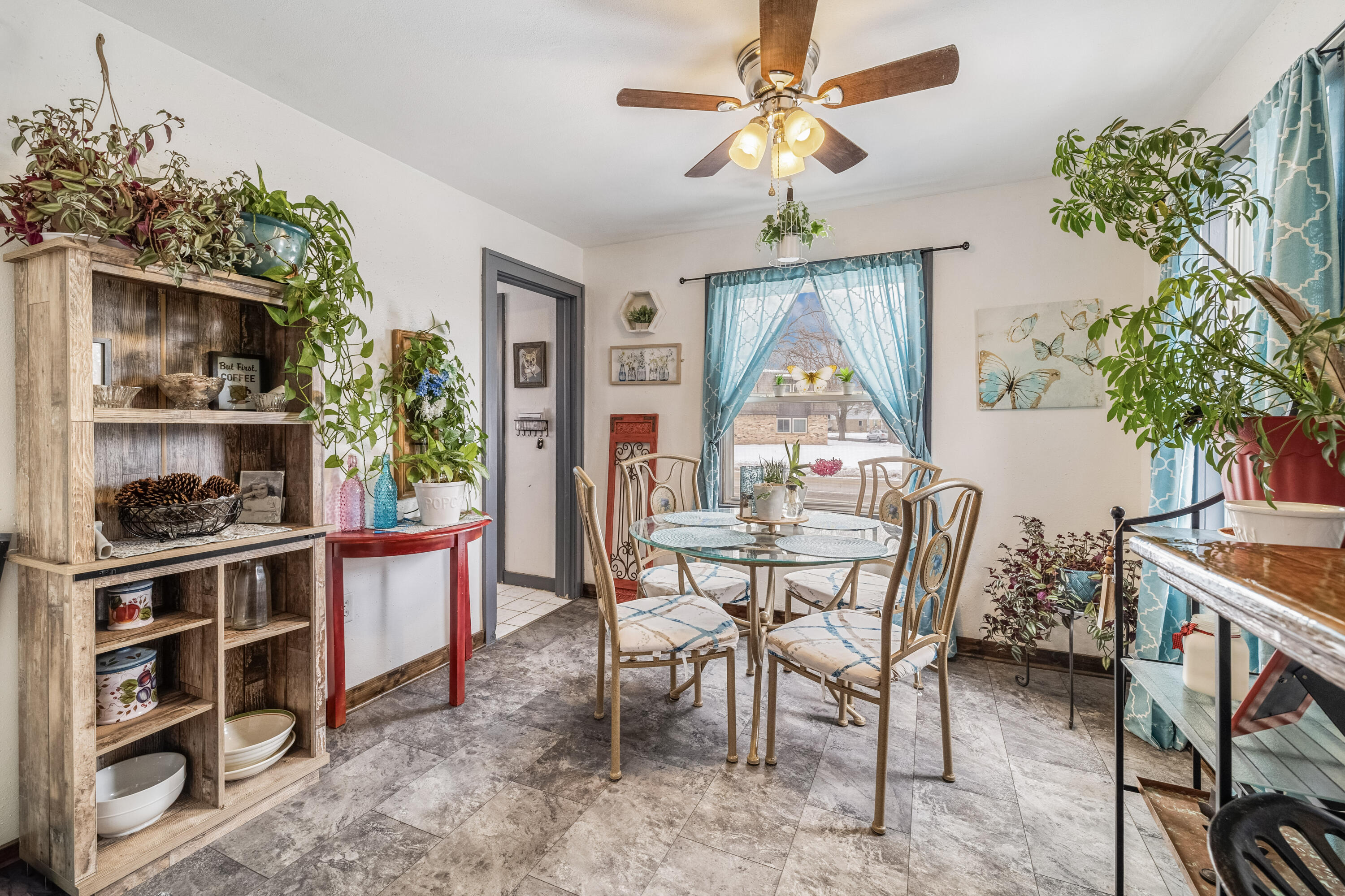 513 Sugar Creek Road Delavan, WI 53115 - Photo 4 of 12 3-02