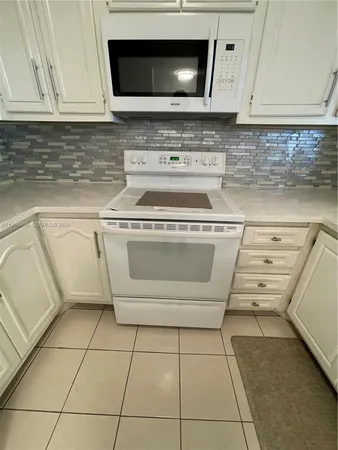 $199,950 | 13685 Northeast 10th Avenue, Unit 210, North Miami, FL 33161