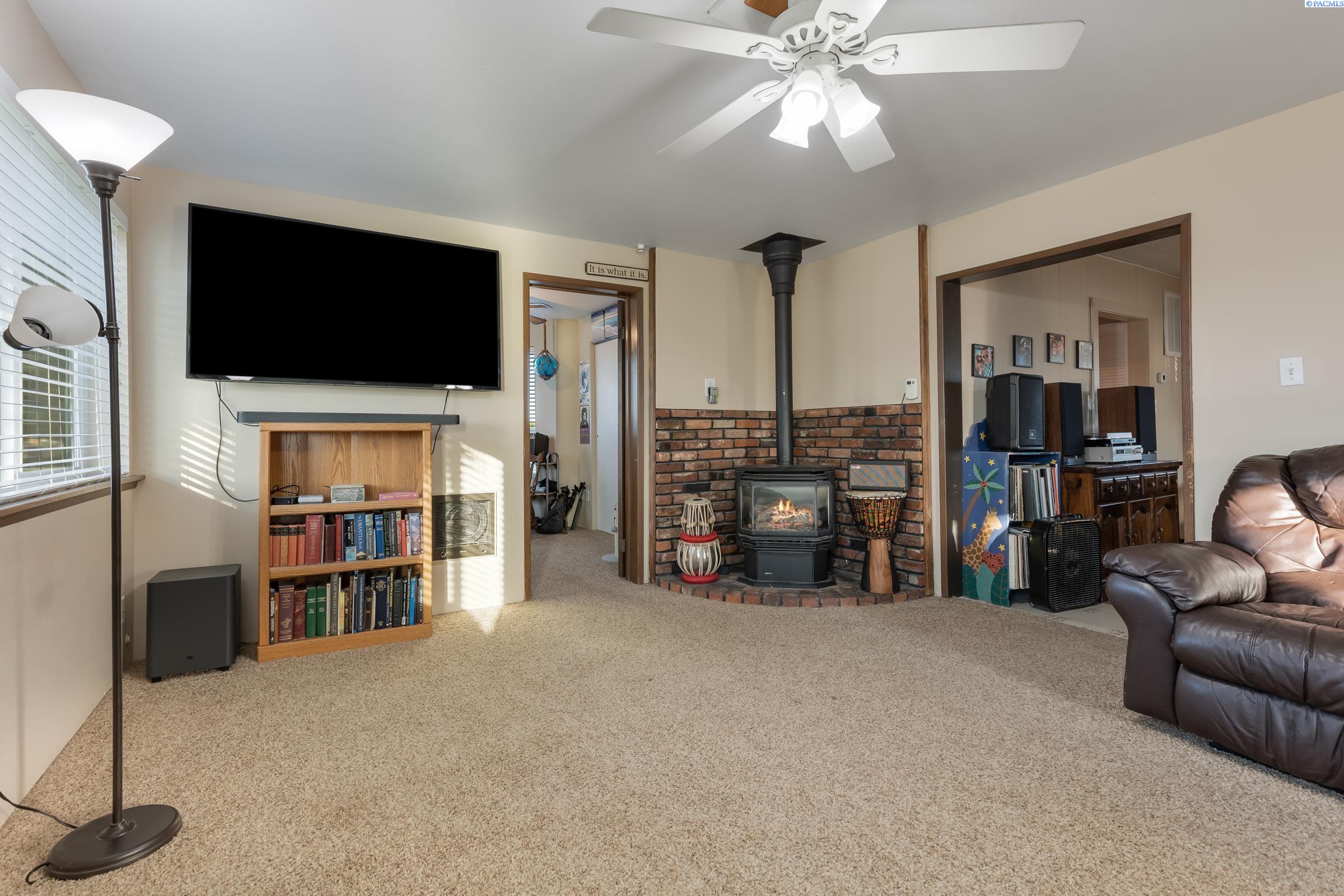 222705 East Cochran Road Kennewick, WA 99337 - Photo 7 of 41 Gallery Image 7