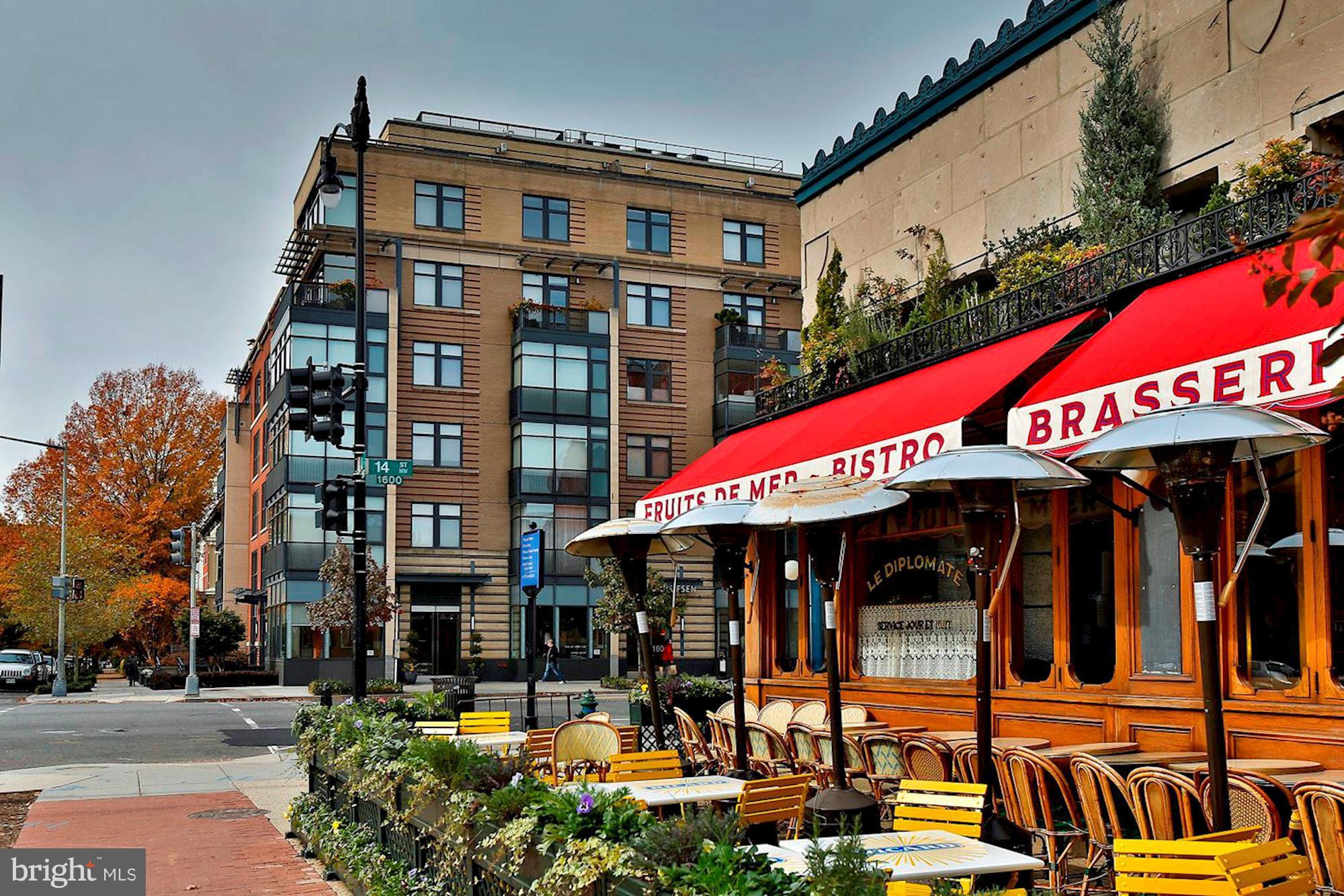 1310 Q Street Northwest, Unit 4 Washington, DC 20009 - Photo 14 of 16 a view of a cafe with an outdoor space