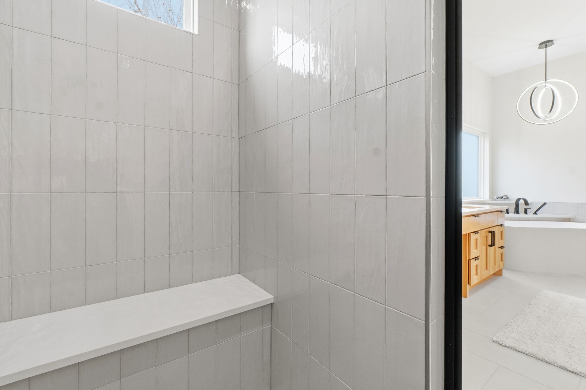 255 Peninsula Drive Livingston, TX 77351 - Photo 32 of 50 Spacious walk-in shower with bench.