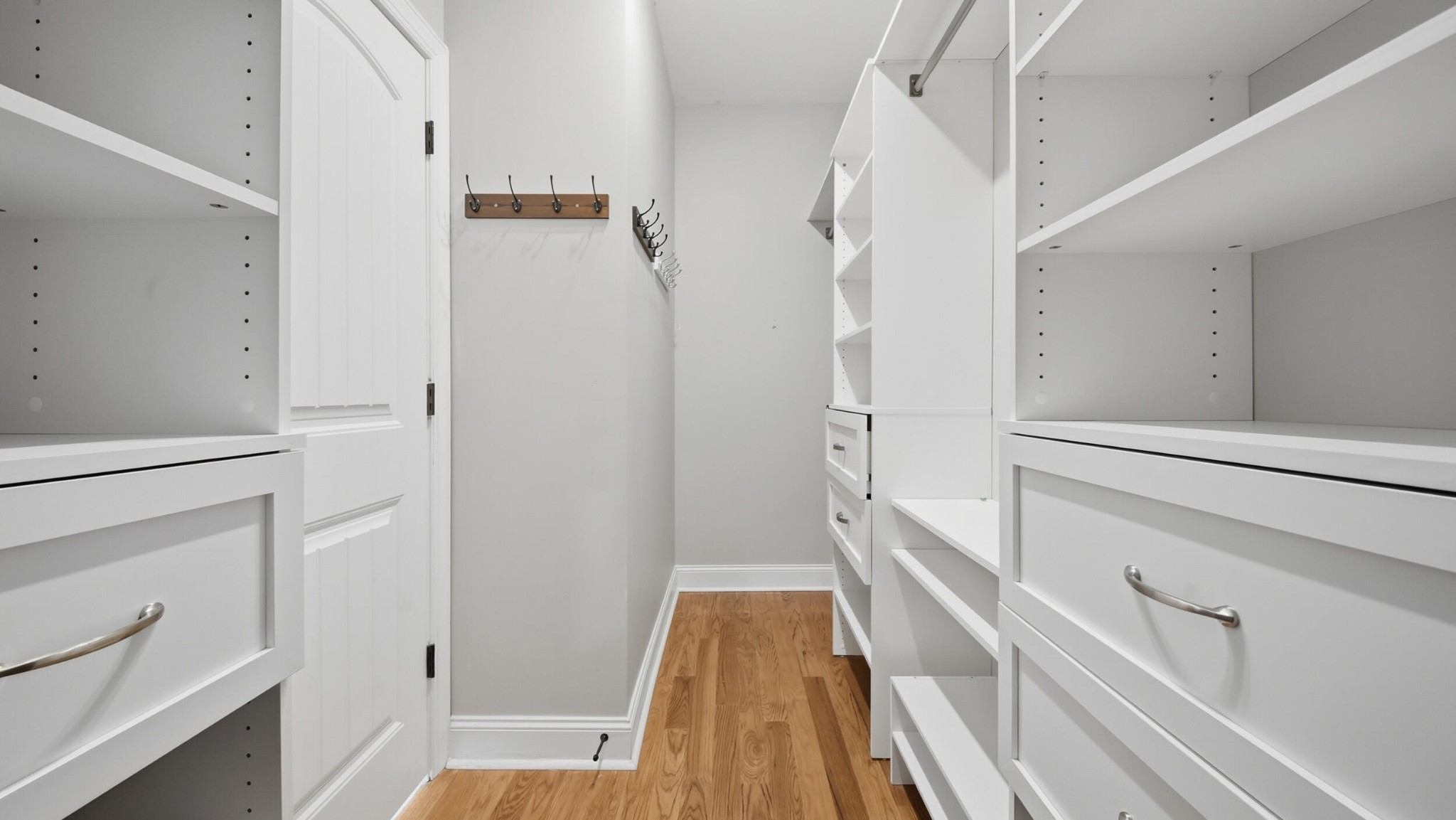 4046 Brock Road Chattanooga, TN 37421 - Photo 38 of 59 a view of walk in closet