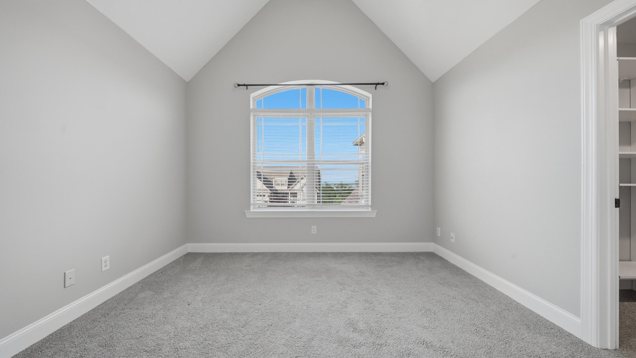 4046 Brock Road Chattanooga, TN 37421 - Photo 45 of 59 an empty room with a window