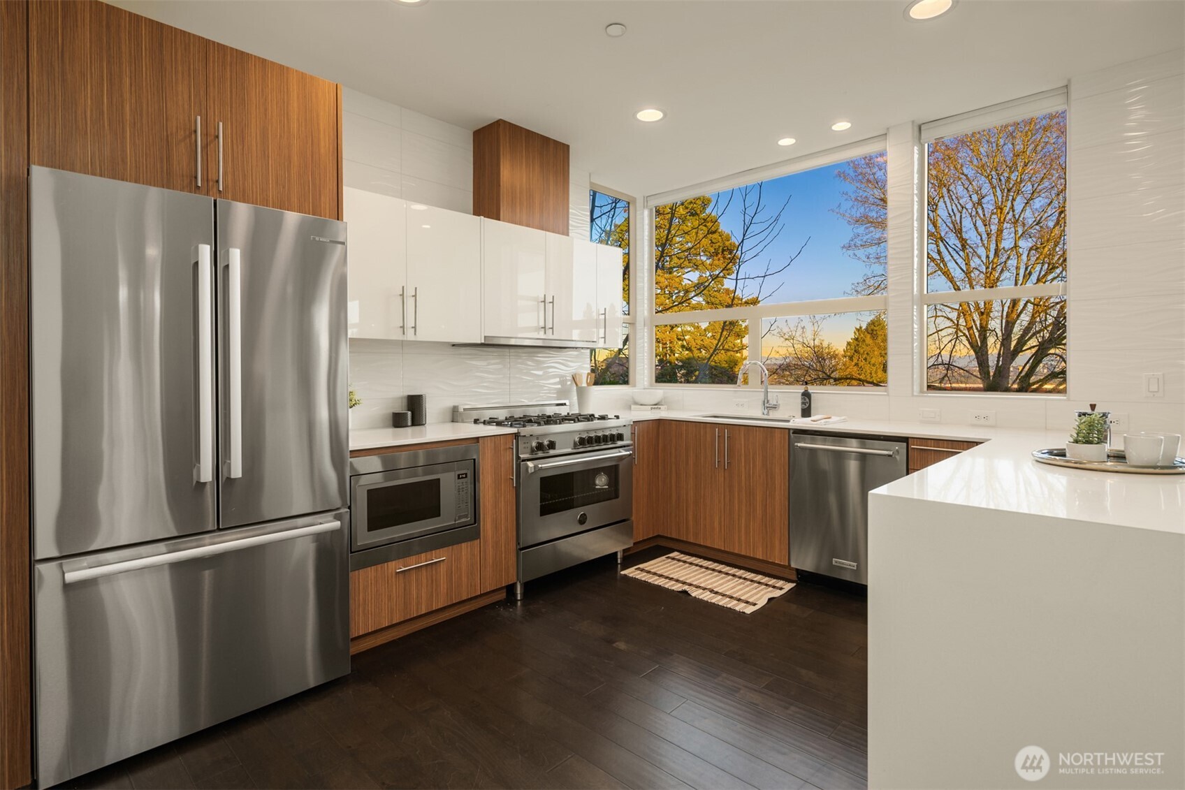 928 34th Avenue Seattle, WA 98122 - Photo 2 of 39