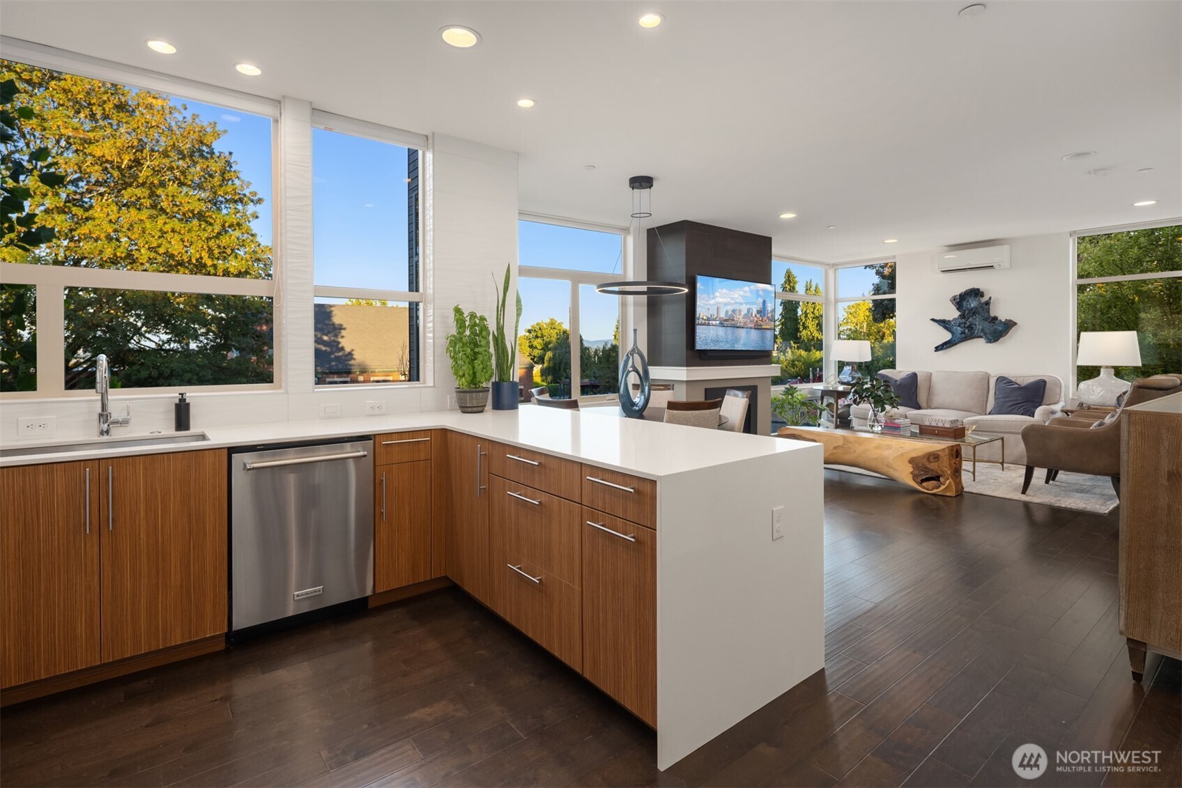 928 34th Avenue Seattle, WA 98122 - Photo 6 of 39