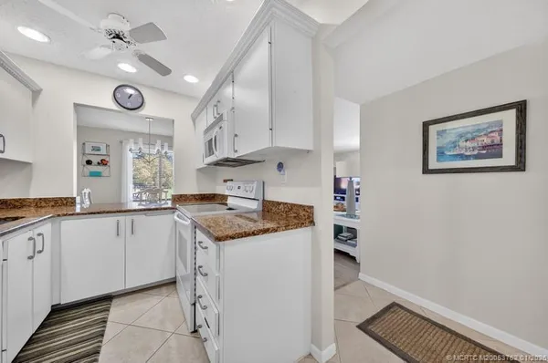 $229,000 | 5335 Southeast Miles Grant Road, Unit H206, Stuart, FL 34997