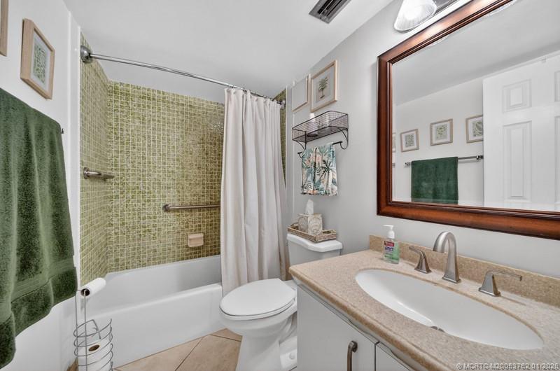 5335 Southeast Miles Grant Road, Unit H206 Stuart, FL 34997 - Photo 8 of 36