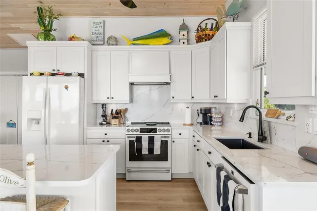 $924,900 | 9712 Little Gasparilla, Placida, FL 33946