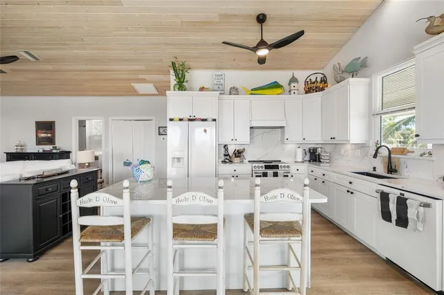 $924,900 | 9712 Little Gasparilla, Placida, FL 33946