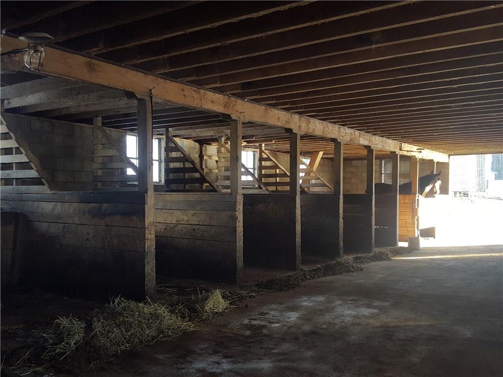 40 Callahan Road Greenville, PA 16125 - Photo 17 of 19 Horse tie stalls