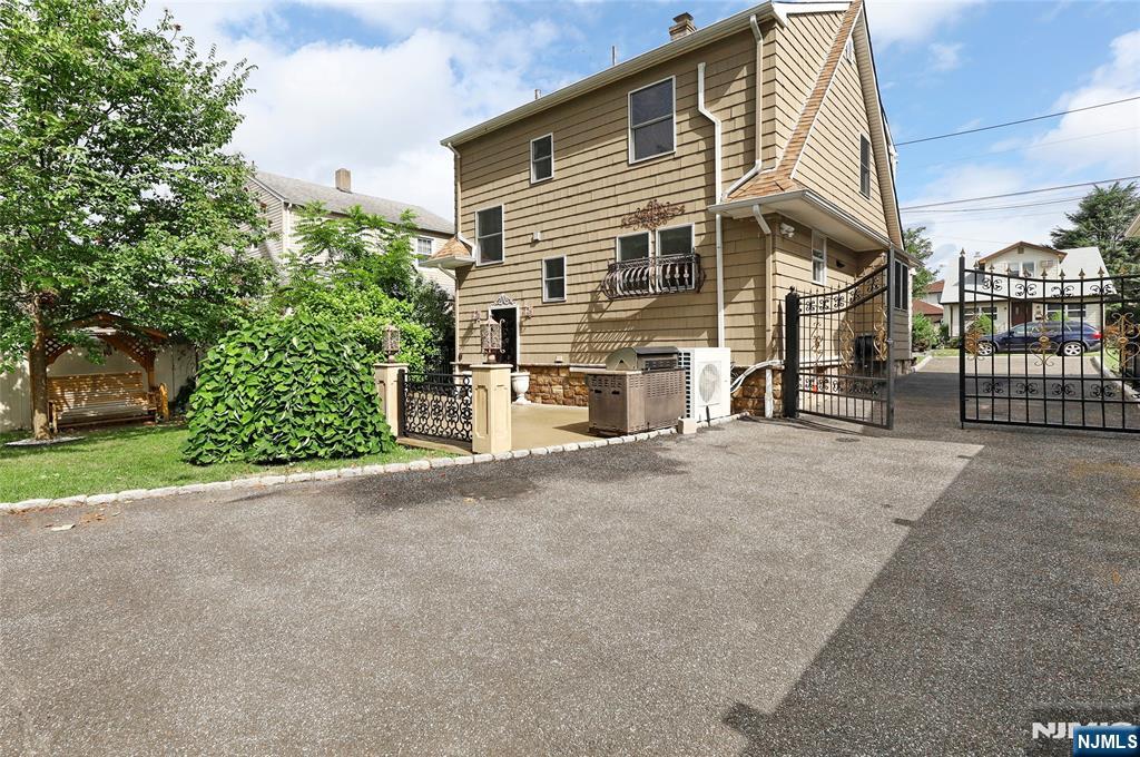 406 Dixie Avenue Hawthorne, NJ 07506 - Photo 13 of 46