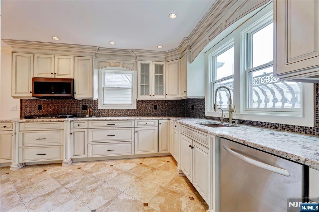 406 Dixie Avenue Hawthorne, NJ 07506 - Photo 30 of 46