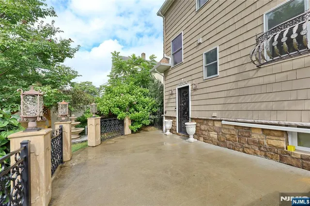 $799,000 | 406 Dixie Avenue, Hawthorne, NJ 07506