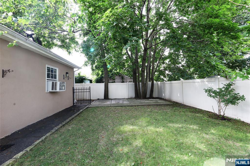 406 Dixie Avenue Hawthorne, NJ 07506 - Photo 10 of 46