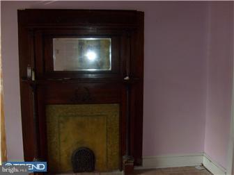 531 Ritter Street Reading, PA 19601 - Photo 2 of 10 Living Room