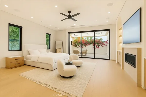 $39,995 | 22924 Erwin Street, Woodland Hills, CA 91367