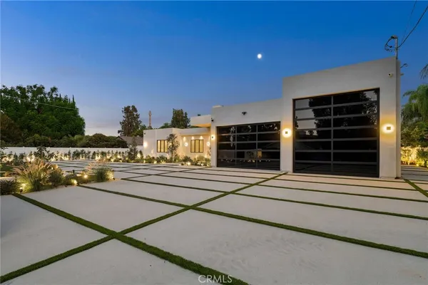 $39,995 | 22924 Erwin Street, Woodland Hills, CA 91367