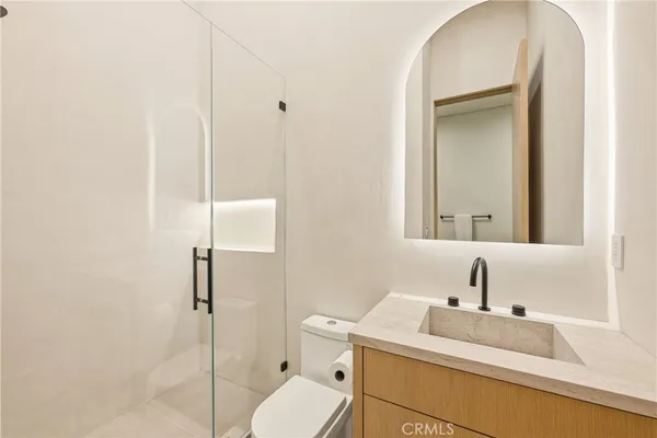 $39,995 | 22924 Erwin Street, Woodland Hills, CA 91367
