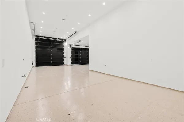 $39,995 | 22924 Erwin Street, Woodland Hills, CA 91367