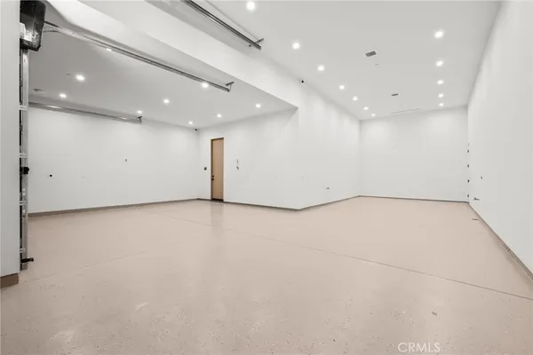 $39,995 | 22924 Erwin Street, Woodland Hills, CA 91367