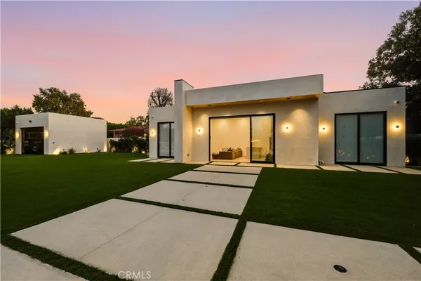 $39,995 | 22924 Erwin Street, Woodland Hills, CA 91367